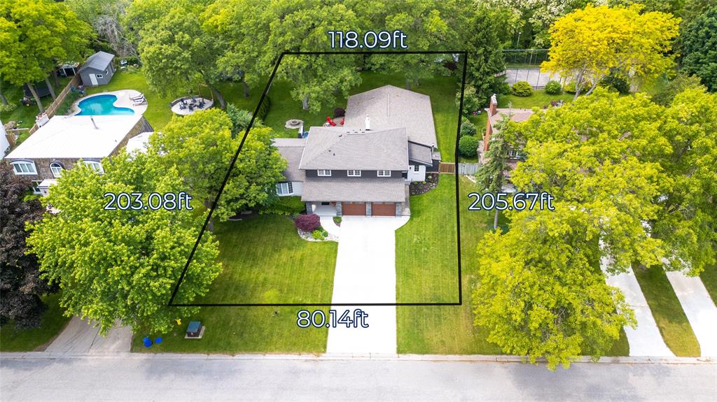 1412 SYLVAN Court, Sarnia, Ontario, Canada photo 3