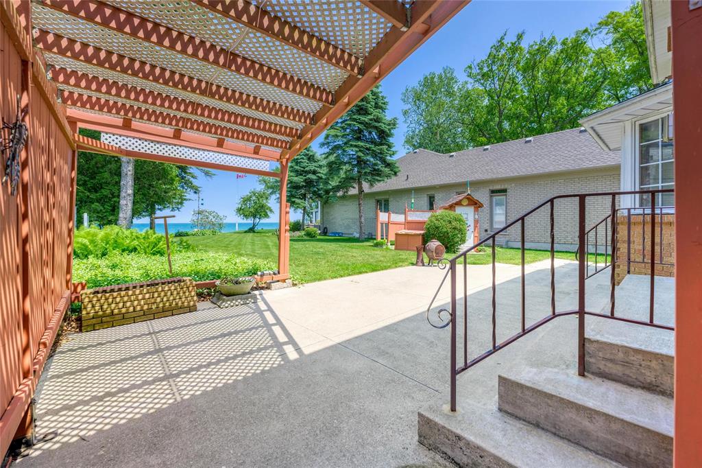 2088 LAKESHORE Road, Sarnia, Ontario, Canada photo 7