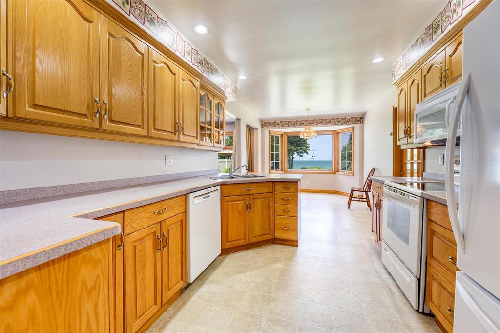 2088 LAKESHORE Road, Sarnia, Ontario, Canada photo 27