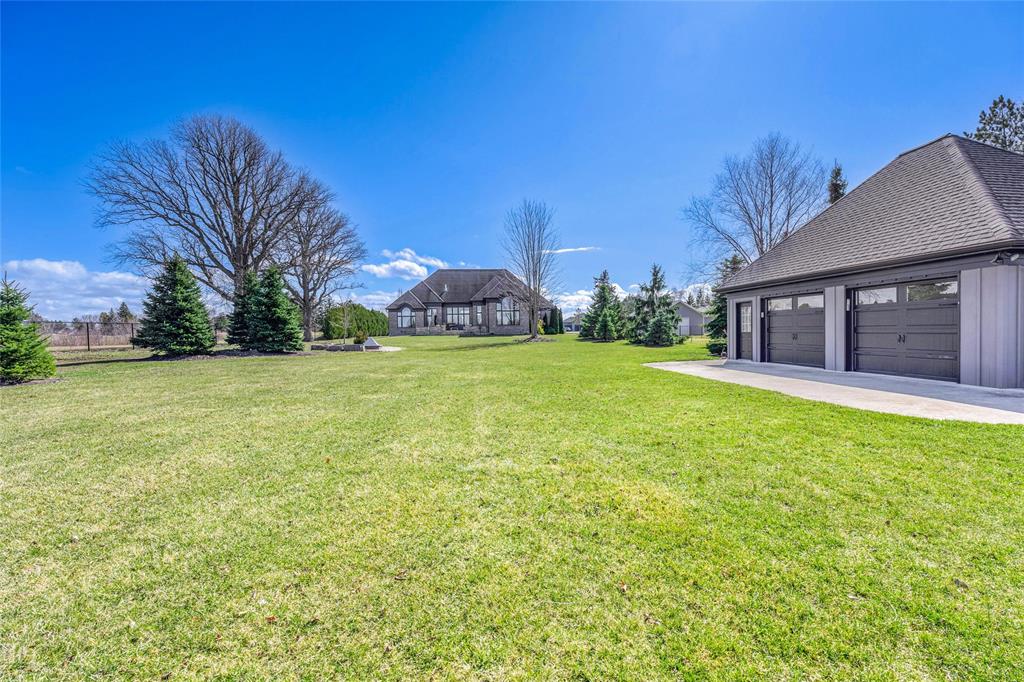 3698 EGREMONT Road, Plympton-Wyoming, Ontario, Canada photo 9