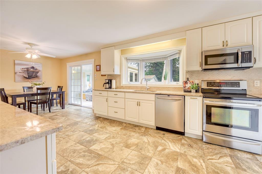 1351 LAKESHORE Road, Sarnia, Ontario, Canada photo 22