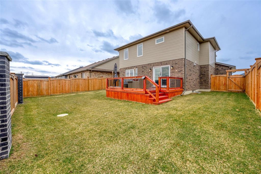 109 KAMAL Drive, Sarnia, Ontario, Canada photo 5