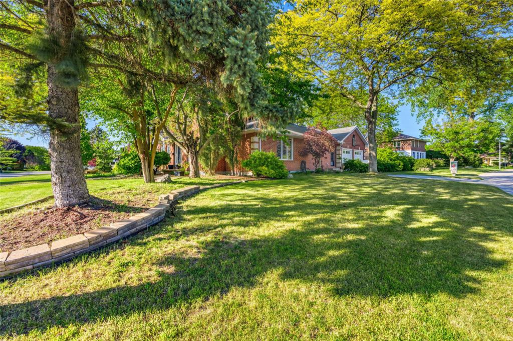 706 ESSER Crescent, Sarnia, Ontario, Canada photo 4