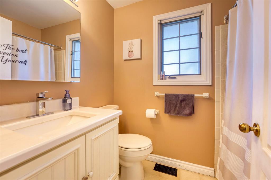 706 ESSER Crescent, Sarnia, Ontario, Canada photo 18