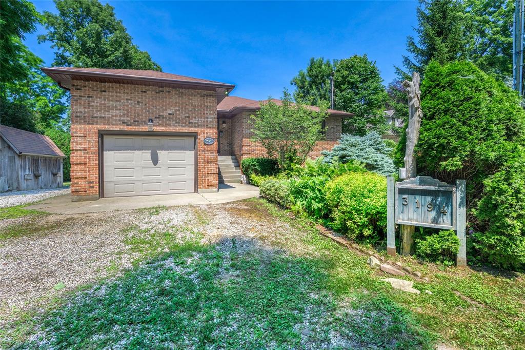 3194 DANA Street, Plympton-Wyoming, Ontario, Canada photo 1