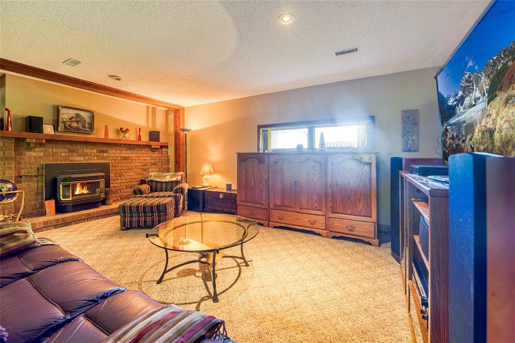 3194 DANA Street, Plympton-Wyoming, Ontario, Canada photo 43