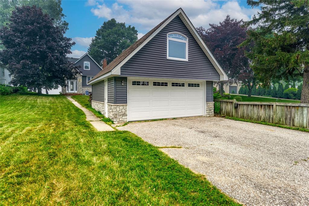 1110 BRAEMAR Lane, Sarnia, Ontario, Canada photo 3