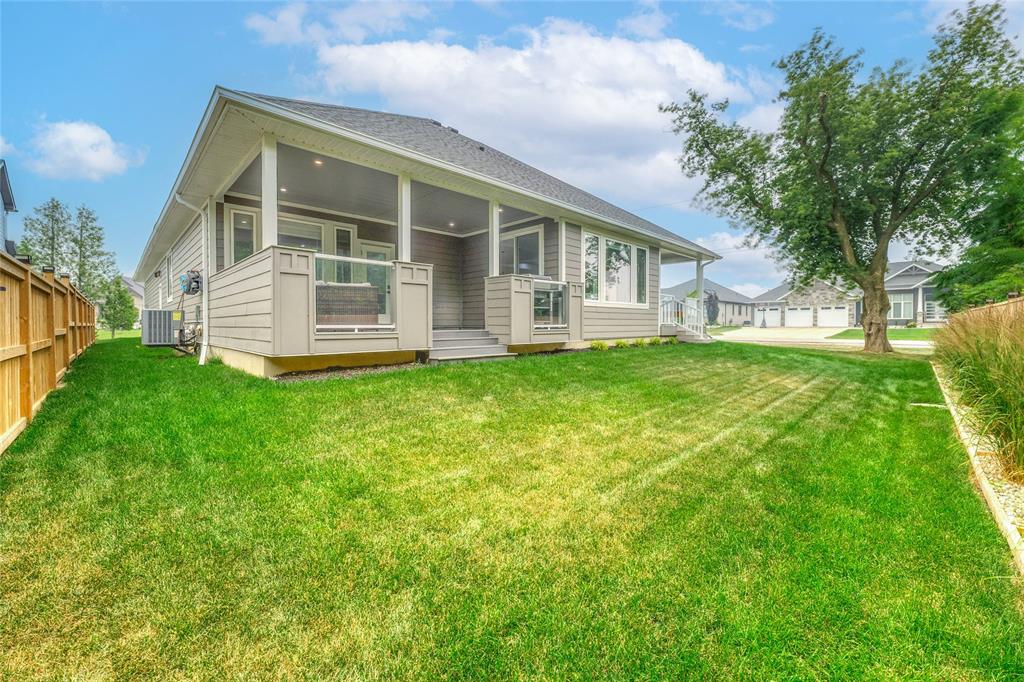 7003 BLUE COAST Heights, Plympton-Wyoming, Ontario, Canada photo 7