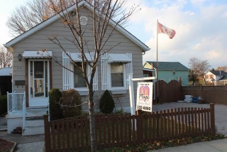 22 MONK ST, Point Edward, Ontario, Canada