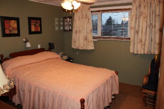 405 ARTHUR ST, Point Edward, Ontario, Canada