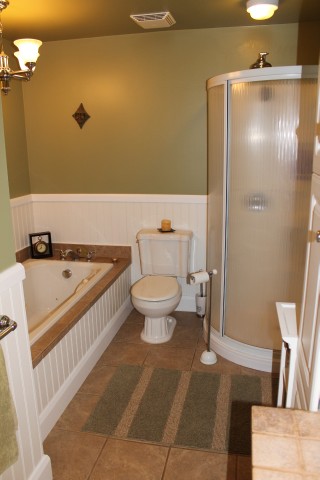 302 ALBERT ST, Point Edward, Ontario, Canada