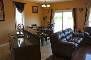 57 NEWCASTLE DR, Sarnia, Ontario, Canada