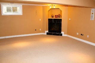 57 NEWCASTLE DR, Sarnia, Ontario, Canada