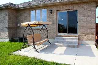 57 NEWCASTLE DR, Sarnia, Ontario, Canada