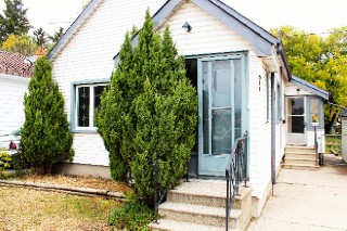 511 ST CLAIR ST, Point Edward, Ontario, Canada