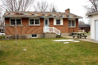 599 BERKSHIRE RD, Sarnia, Ontario, Canada