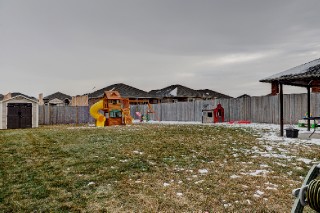 712 FOREST HILL CRT, Sarnia, Ontario, Canada