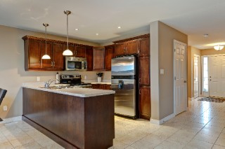 712 FOREST HILL CRT, Sarnia, Ontario, Canada