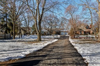 564 LAKESHORE RD, Sarnia, Ontario, Canada