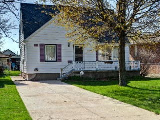 12 ALFRED ST, Point Edward, Ontario, Canada