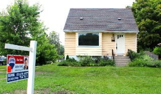 702 MICHIGAN AVE, Point Edward, Ontario, Canada