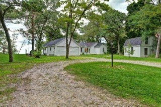 1988 LAKESHORE RD, Sarnia, Ontario, Canada