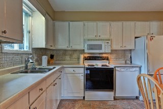 142 HANNA CRES, Sarnia, Ontario, Canada