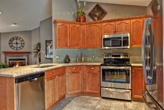37 LOUISA ST, Point Edward, Ontario, Canada