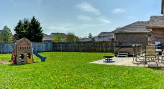 627 HUMBER DR, Sarnia, Ontario, Canada