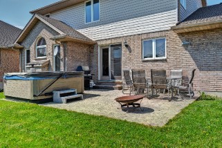 627 HUMBER DR, Sarnia, Ontario, Canada