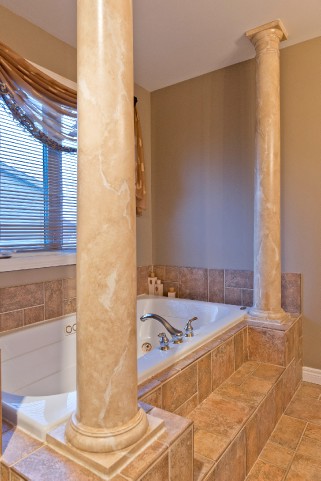 627 HUMBER DR, Sarnia, Ontario, Canada