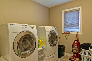 627 HUMBER DR, Sarnia, Ontario, Canada