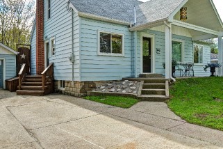 33 ARTHUR ST, Point Edward, Ontario, Canada