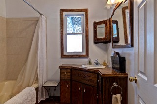 33 ARTHUR ST, Point Edward, Ontario, Canada
