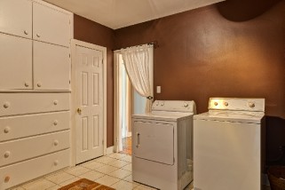 33 ARTHUR ST, Point Edward, Ontario, Canada