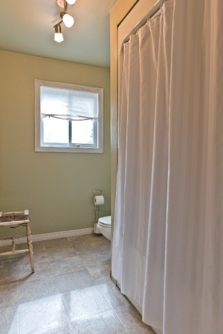 33 ARTHUR ST, Point Edward, Ontario, Canada