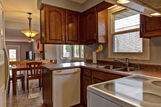 1038 FINCH DR, Sarnia, Ontario, Canada