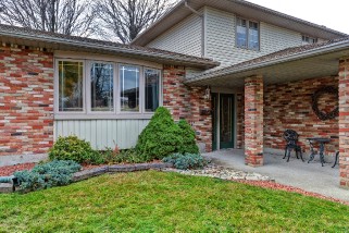 1322 WILTSHIRE DR, Sarnia, Ontario, Canada