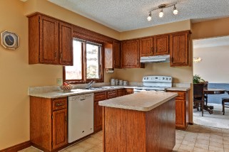 2439 LAKEFIELD, Sarnia, Ontario, Canada
