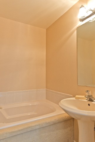2439 LAKEFIELD, Sarnia, Ontario, Canada