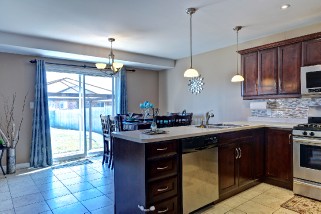 712 FOREST HILL CRT, Sarnia, Ontario, Canada