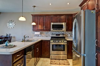 712 FOREST HILL CRT, Sarnia, Ontario, Canada