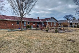 6892 FRANCIS ST, Plympton-Wyoming, Ontario, Canada