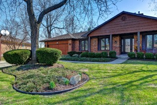 2435 LISA CRES, Sarnia, Ontario, Canada