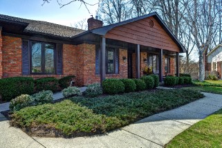 2435 LISA CRES, Sarnia, Ontario, Canada