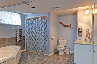 2435 LISA CRES, Sarnia, Ontario, Canada