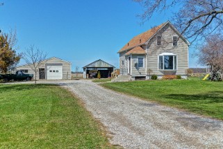 2440 LONDON LINE, Sarnia, Ontario, Canada