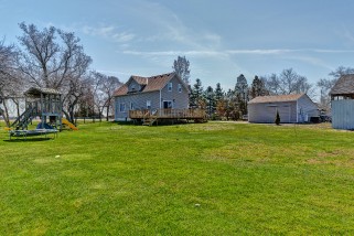2440 LONDON LINE, Sarnia, Ontario, Canada