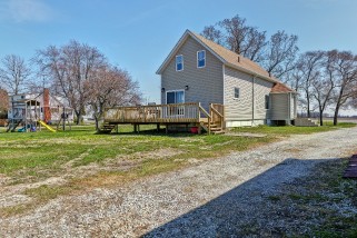 2440 LONDON LINE, Sarnia, Ontario, Canada