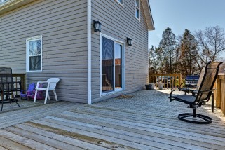 2440 LONDON LINE, Sarnia, Ontario, Canada